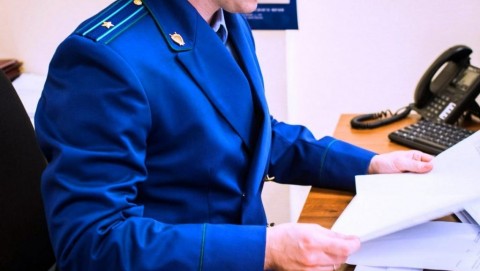 Прокуратурой Оленинского района восстановлены трудовые права местной жительницы